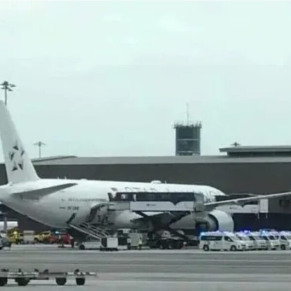 Singapore Airlines Flug SG 321 ist in schwere Turbulenzen geraten.