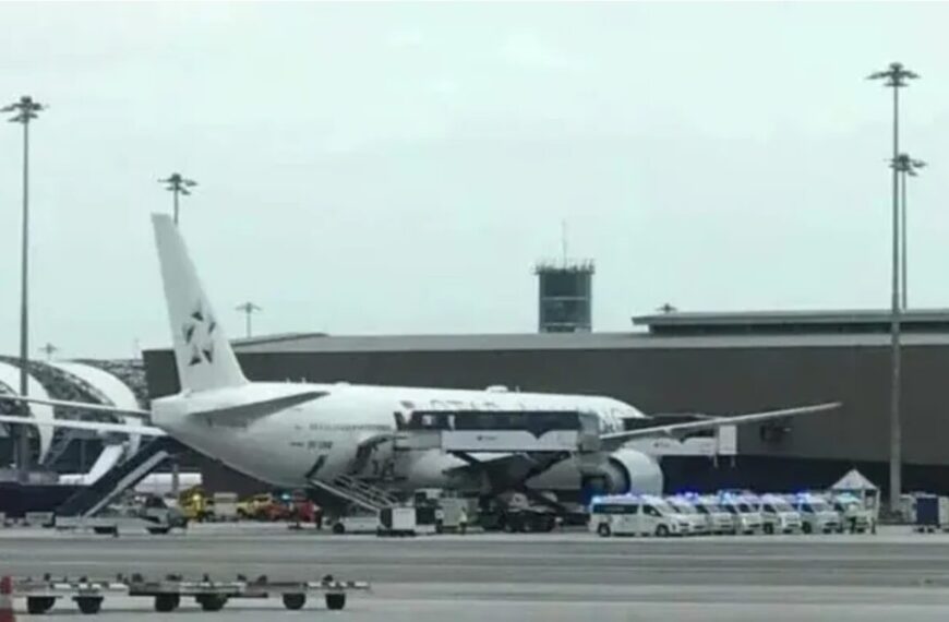 Singapore Airlines Flug SG 321 ist in schwere Turbulenzen geraten.